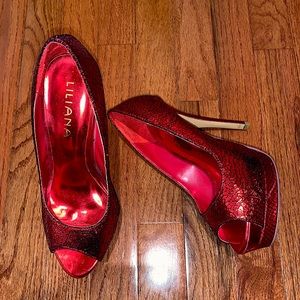 Red platform pumps